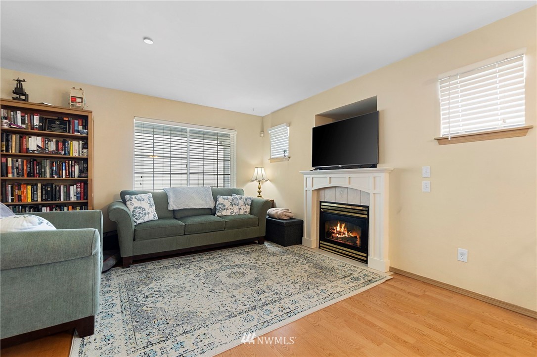 1440 Rooklidge Street DuPont, WA 98327 - Photo 3 of 17 Gallery Image 3