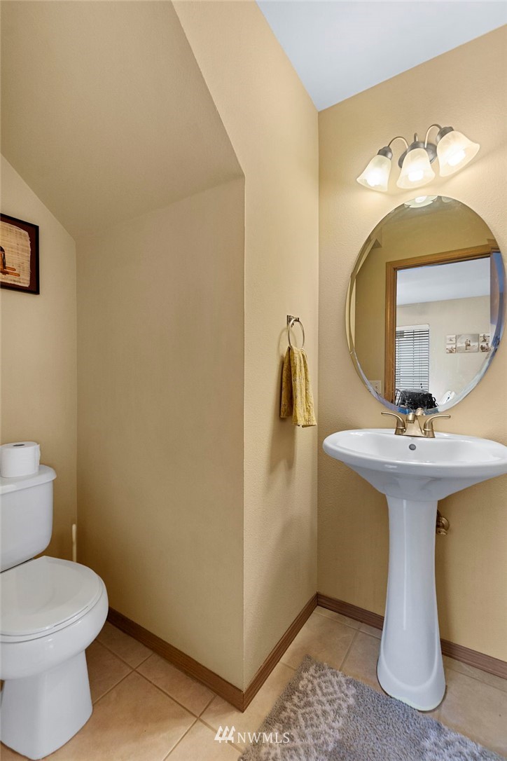 1440 Rooklidge Street DuPont, WA 98327 - Photo 10 of 17 Gallery Image 10