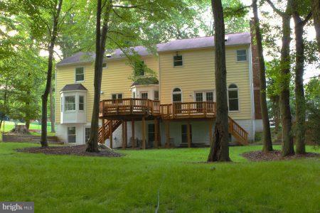 563 Malcolm Road Northwest Vienna, VA 22180 - Photo 23 of 23 Exterior (General)