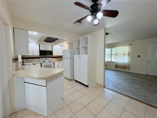 $2,200 | 7522 Laurel Springs Drive, Winter Park, FL 32792