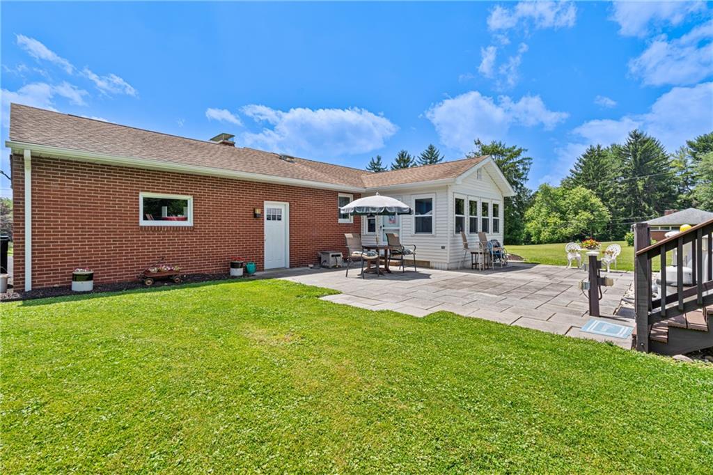 642 Wallace Run Road Beaver Falls, PA 15010 - Photo 5 of 34