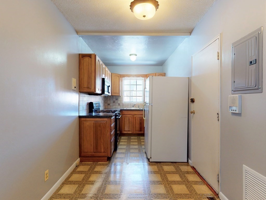 128 Lake Shore Road, Unit 1 Boston, MA 02135 - Photo 9 of 27