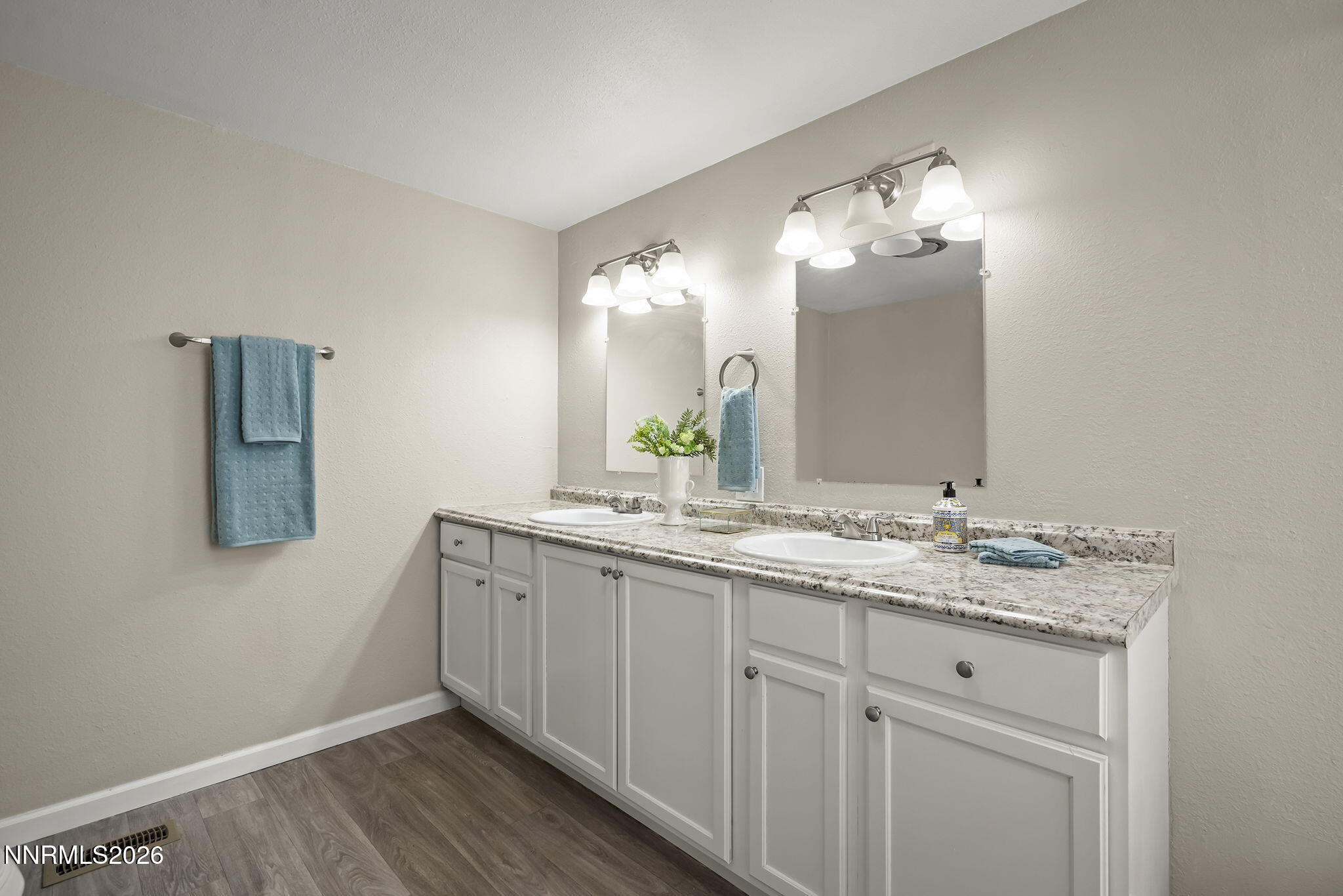4075 Bobolink Circle Reno, NV 89508 - Photo 12 of 34 21-web-or-mls-_DSC0007