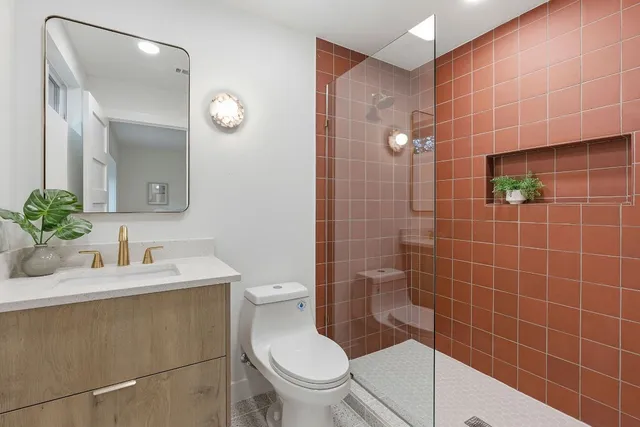 $800,000 | 2005 Oakglen Drive, Austin, TX 78745