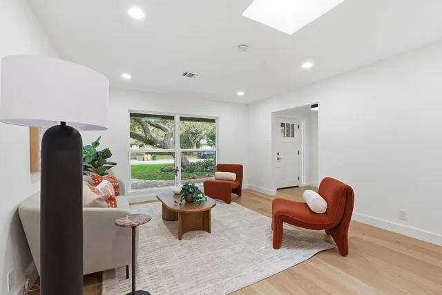 $800,000 | 2005 Oakglen Drive, Austin, TX 78745