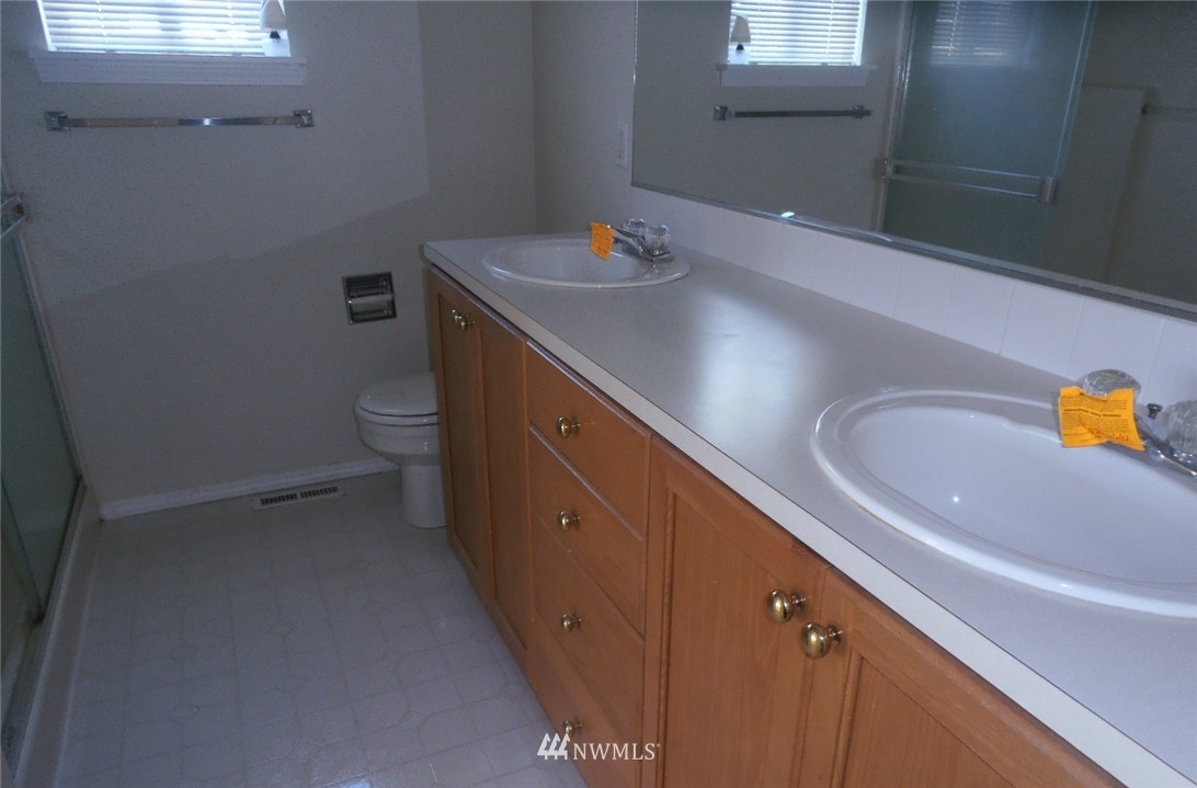 3902 Northeast 5th Street Renton, WA 98056 - Photo 13 of 15 Gallery Image 13