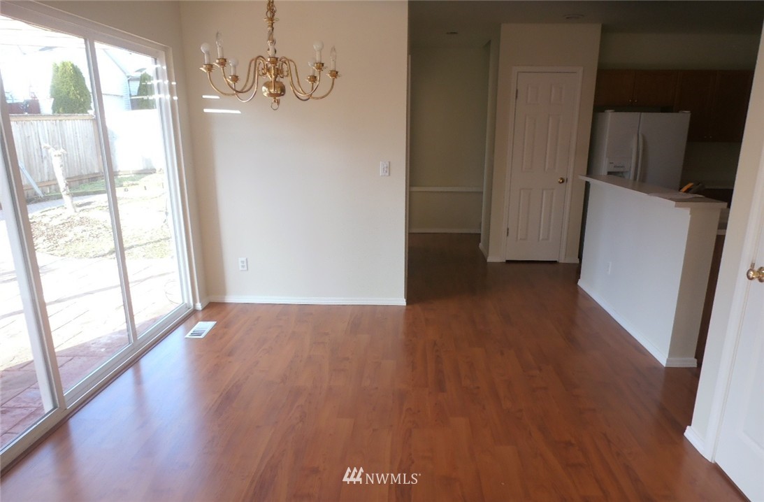 3902 Northeast 5th Street Renton, WA 98056 - Photo 4 of 15 Gallery Image 4