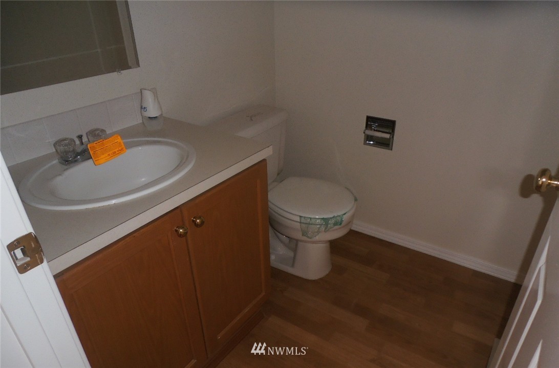 3902 Northeast 5th Street Renton, WA 98056 - Photo 6 of 15 Gallery Image 6