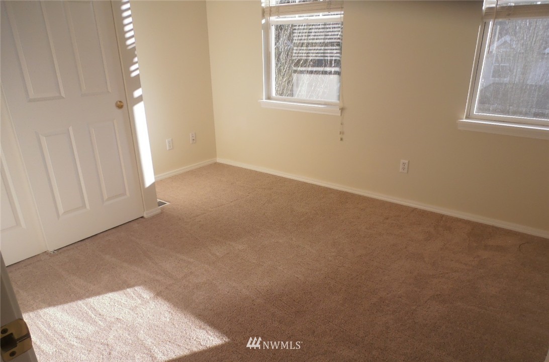 3902 Northeast 5th Street Renton, WA 98056 - Photo 9 of 15 Gallery Image 9