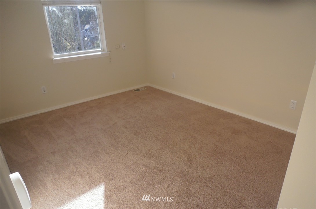 3902 Northeast 5th Street Renton, WA 98056 - Photo 10 of 15 Gallery Image 10