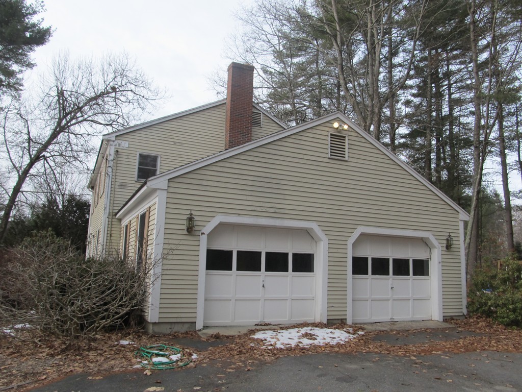 165 Townsend Street Pepperell, MA 01463 - Photo 3 of 22