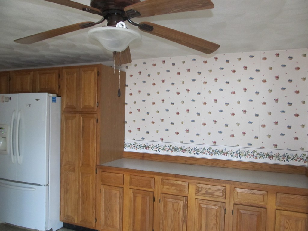 165 Townsend Street Pepperell, MA 01463 - Photo 5 of 22