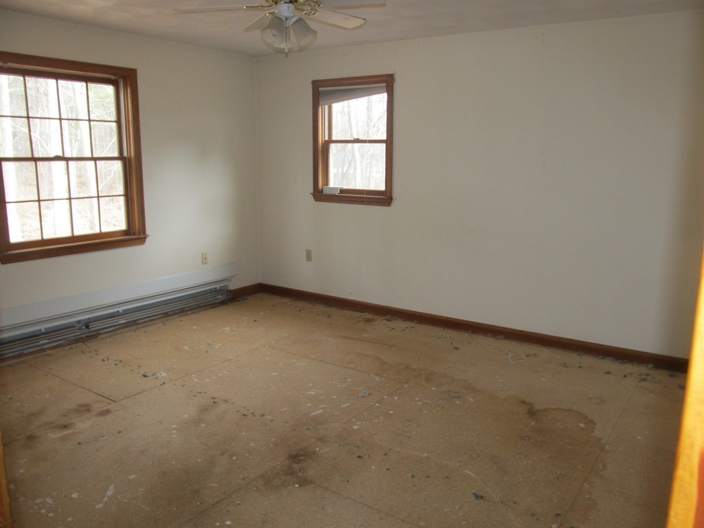165 Townsend Street Pepperell, MA 01463 - Photo 8 of 22