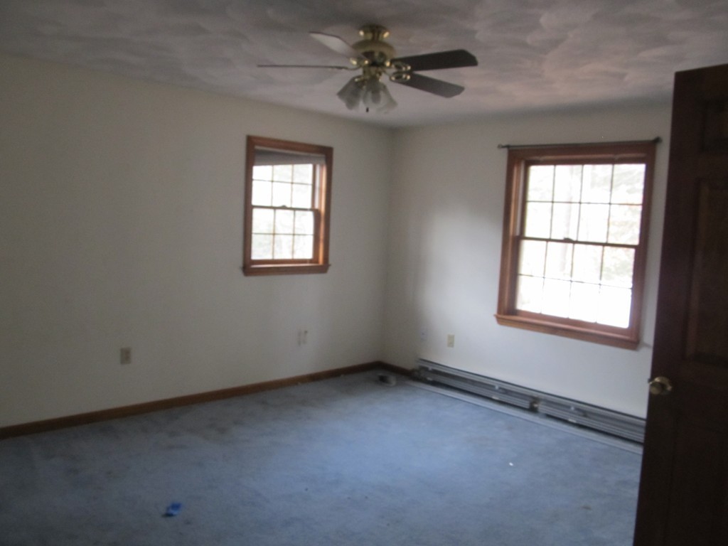 165 Townsend Street Pepperell, MA 01463 - Photo 9 of 22
