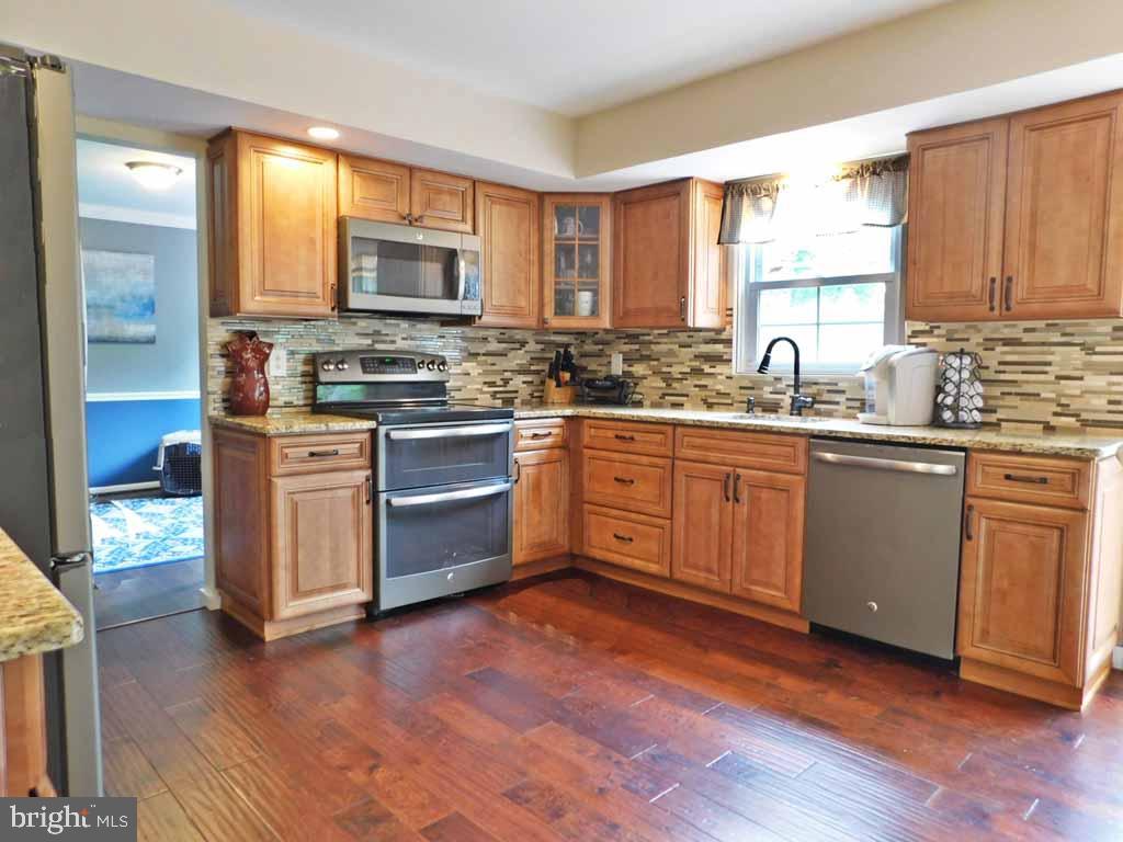 341 County Line Road Huntingdon Valley, PA 19006 - Photo 13 of 52 Gallery Image 13