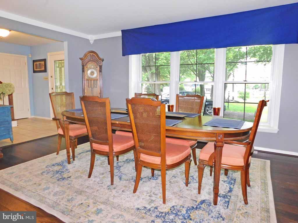 341 County Line Road Huntingdon Valley, PA 19006 - Photo 6 of 52 Gallery Image 6