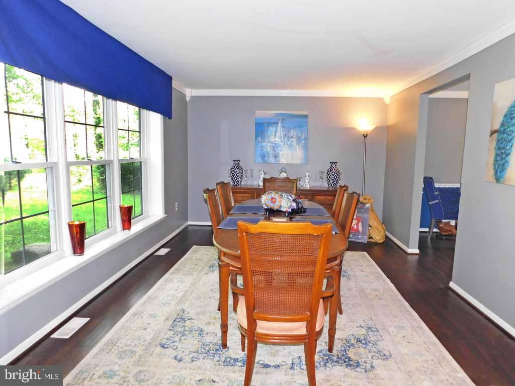 341 County Line Road Huntingdon Valley, PA 19006 - Photo 7 of 52 Gallery Image 7