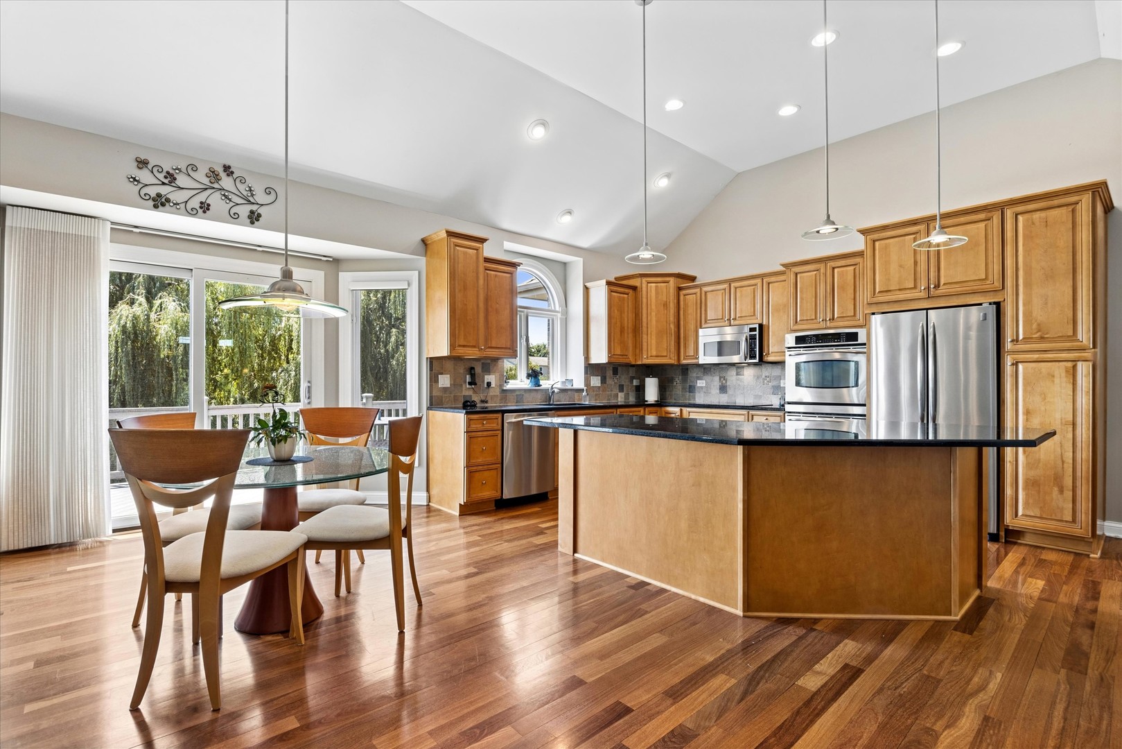 4124 Champion Road Naperville, IL 60564 - Photo 3 of 38