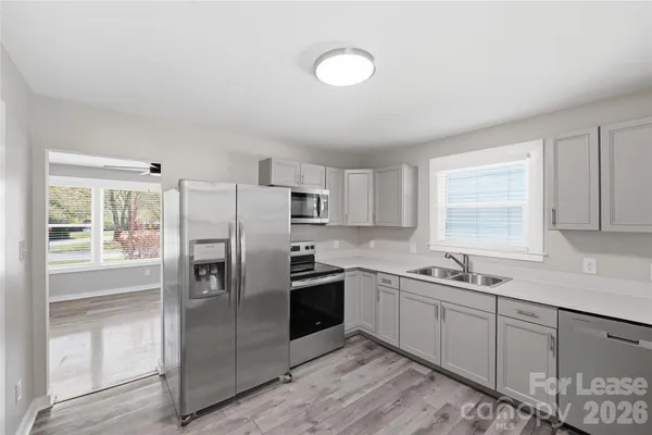 $2,050 | 2301 Shamrock Drive, Charlotte, NC 28205