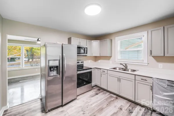 $2,189 | 2301 Shamrock Drive, Charlotte, NC 28205