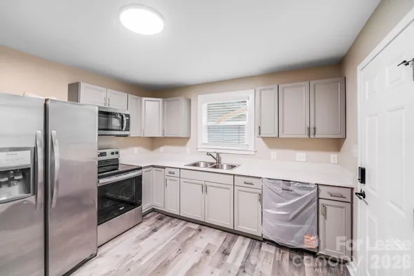 $2,050 | 2301 Shamrock Drive, Charlotte, NC 28205