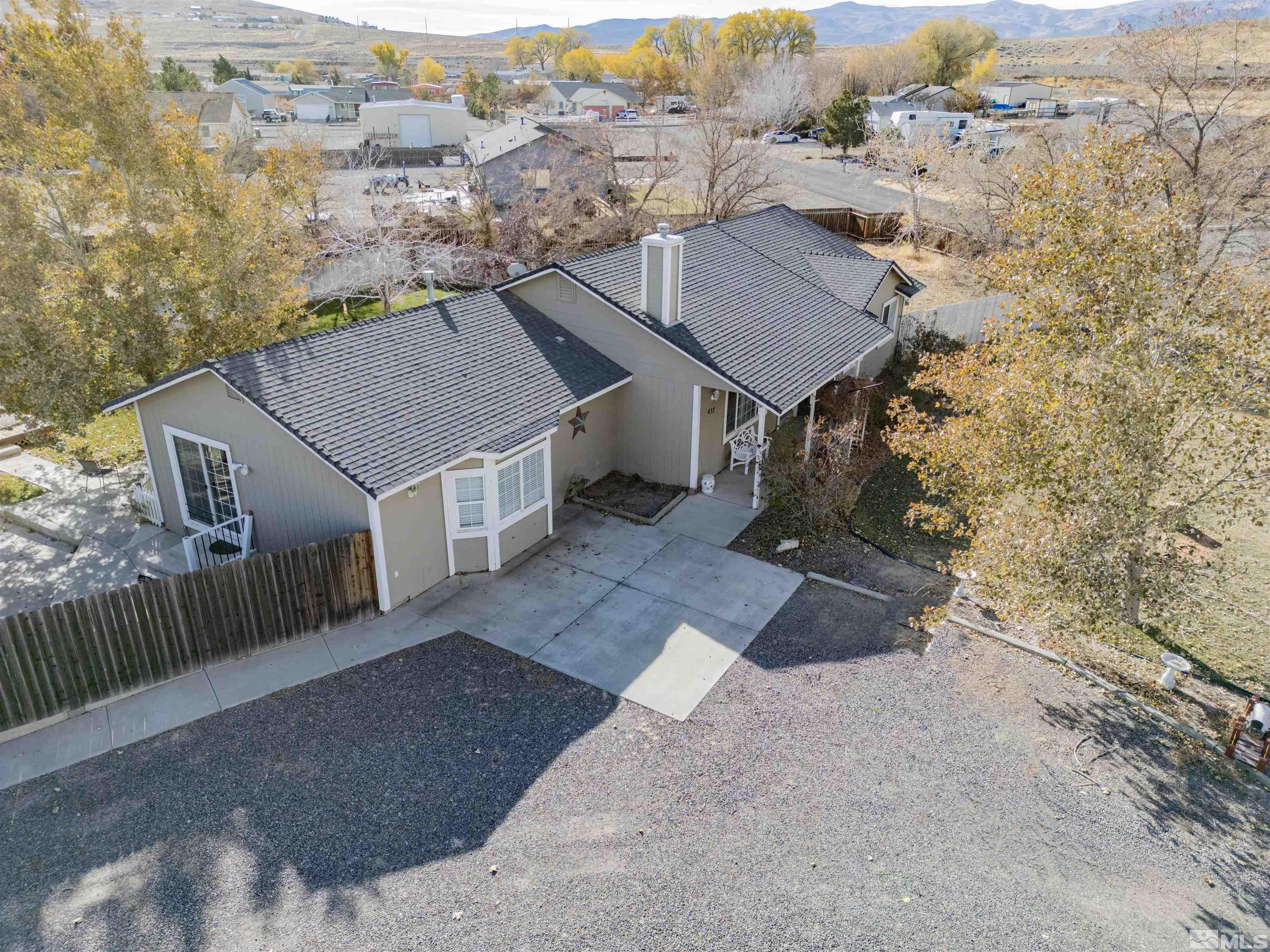 437 Crimson Road Fernley, NV 89408 - Photo 2 of 25 Photo 2
