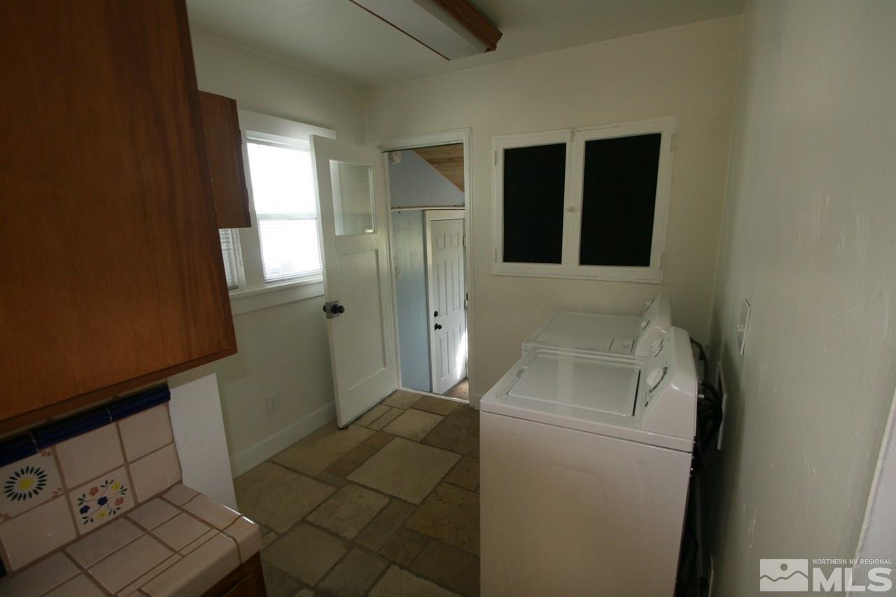 620 Thoma Street Reno, NV 89502 - Photo 10 of 13 a bathroom with a sink and shower