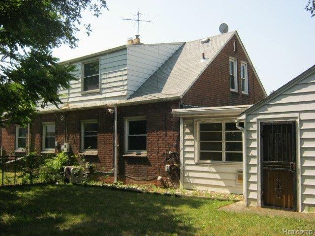 261-818183 Back 1.JPG
