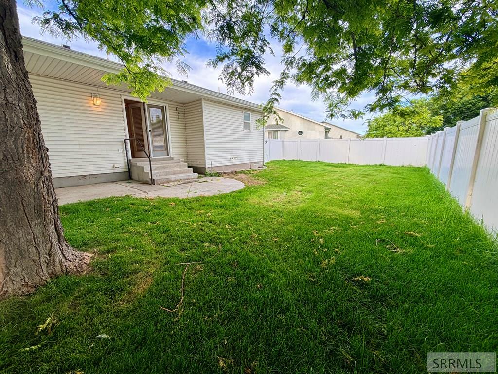 2948 Courtyard Circle Ammon, ID 83406 - Photo 23 of 25