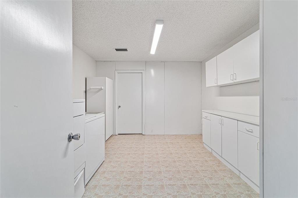 8678 Southwest 95 Street, Unit D Ocala, FL 34481 - Photo 30 of 36 a view of an empty room