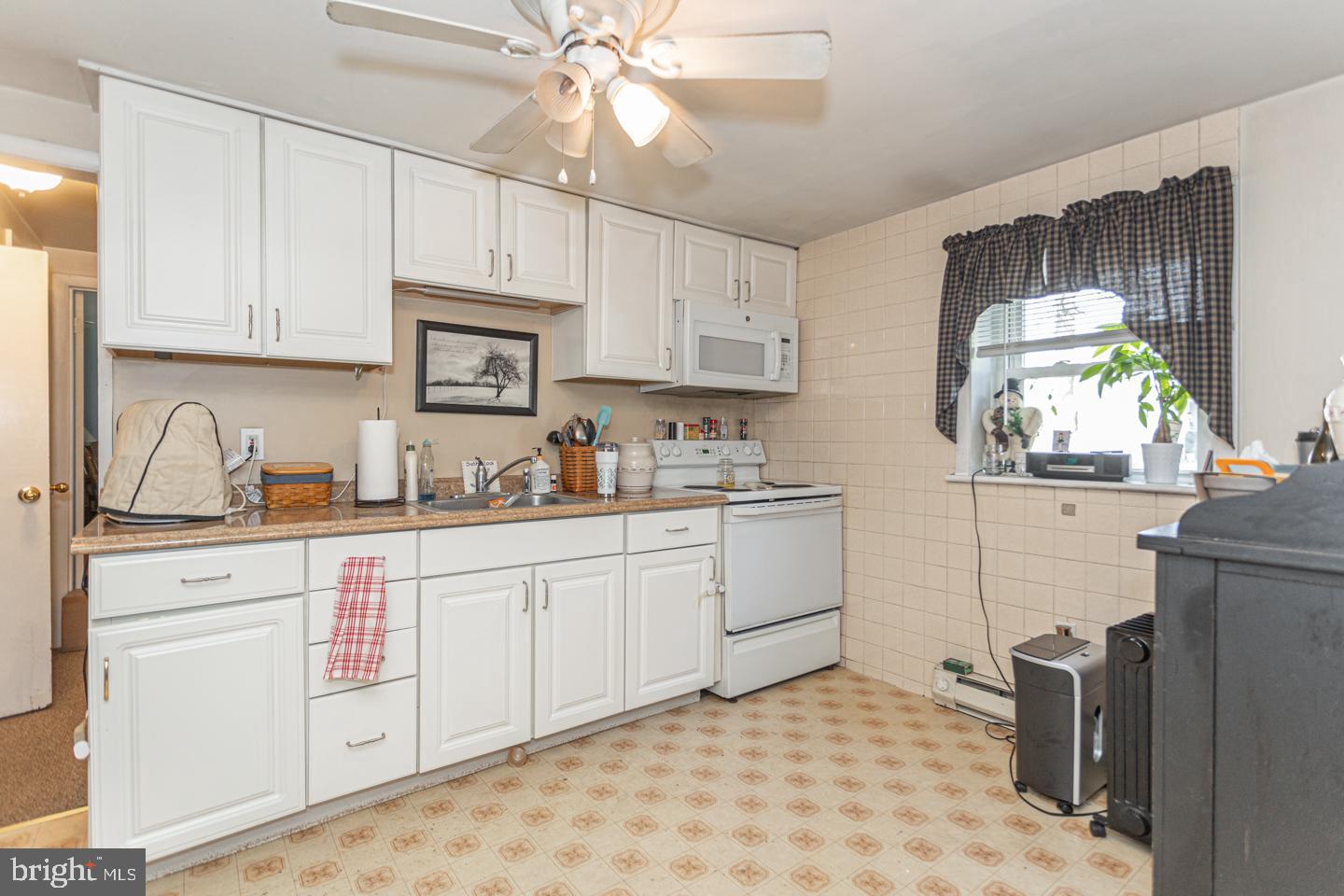 7 7 Corner Road Perkasie, PA 18944 - Photo 29 of 38 1625 Eat-in Kitchen