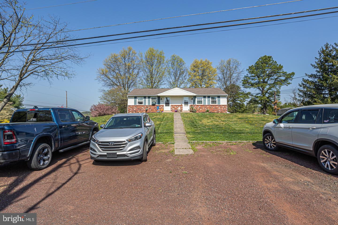 1623 & 1627 Parking Area