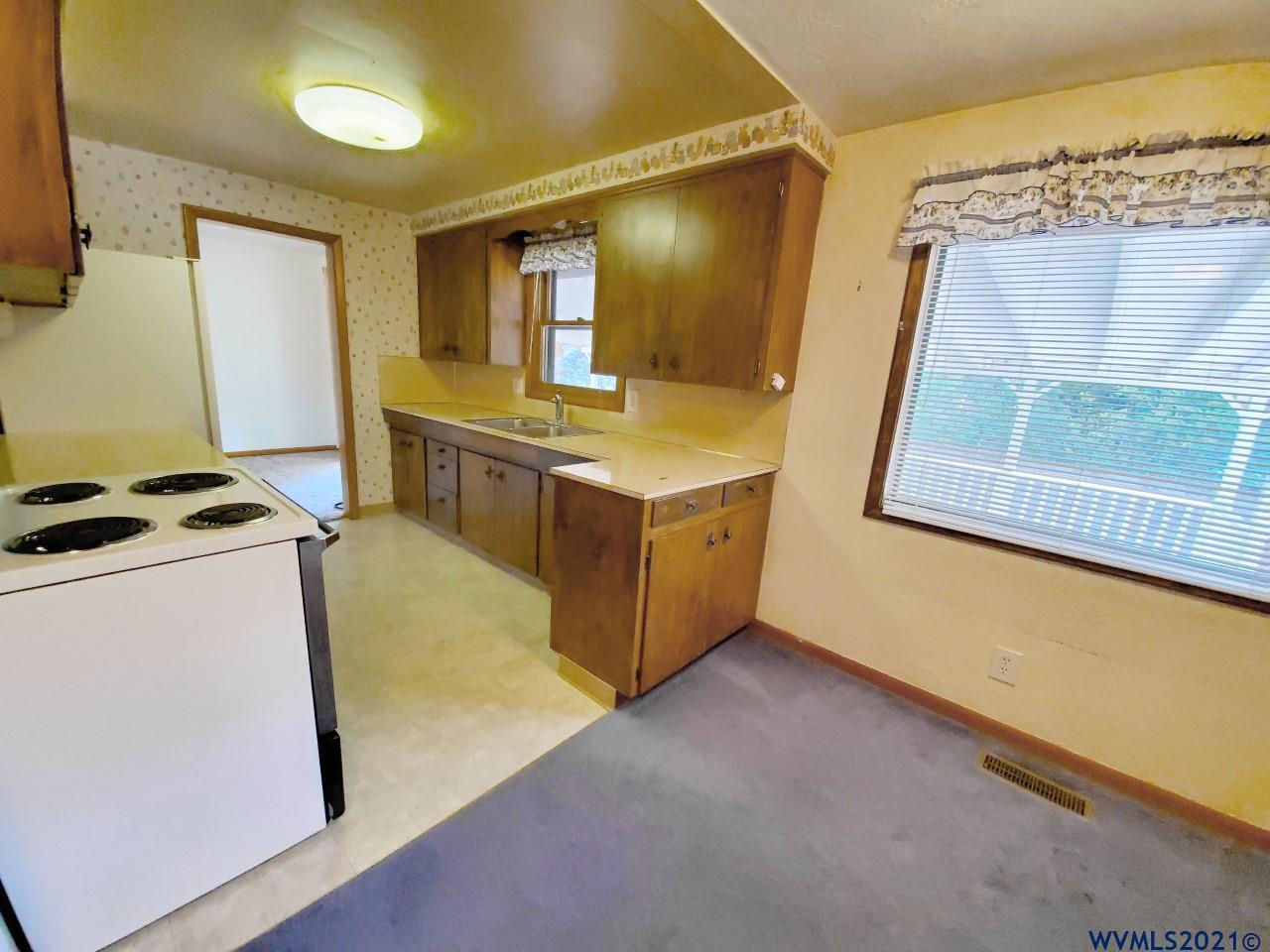 4726 Dakota Road Southeast Salem, OR 97302 - Photo 9 of 30 Gallery Image 9