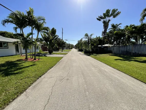 $2,200 | 2308 Northwest 3rd Avenue, Unit 3, Wilton Manors, FL 33311