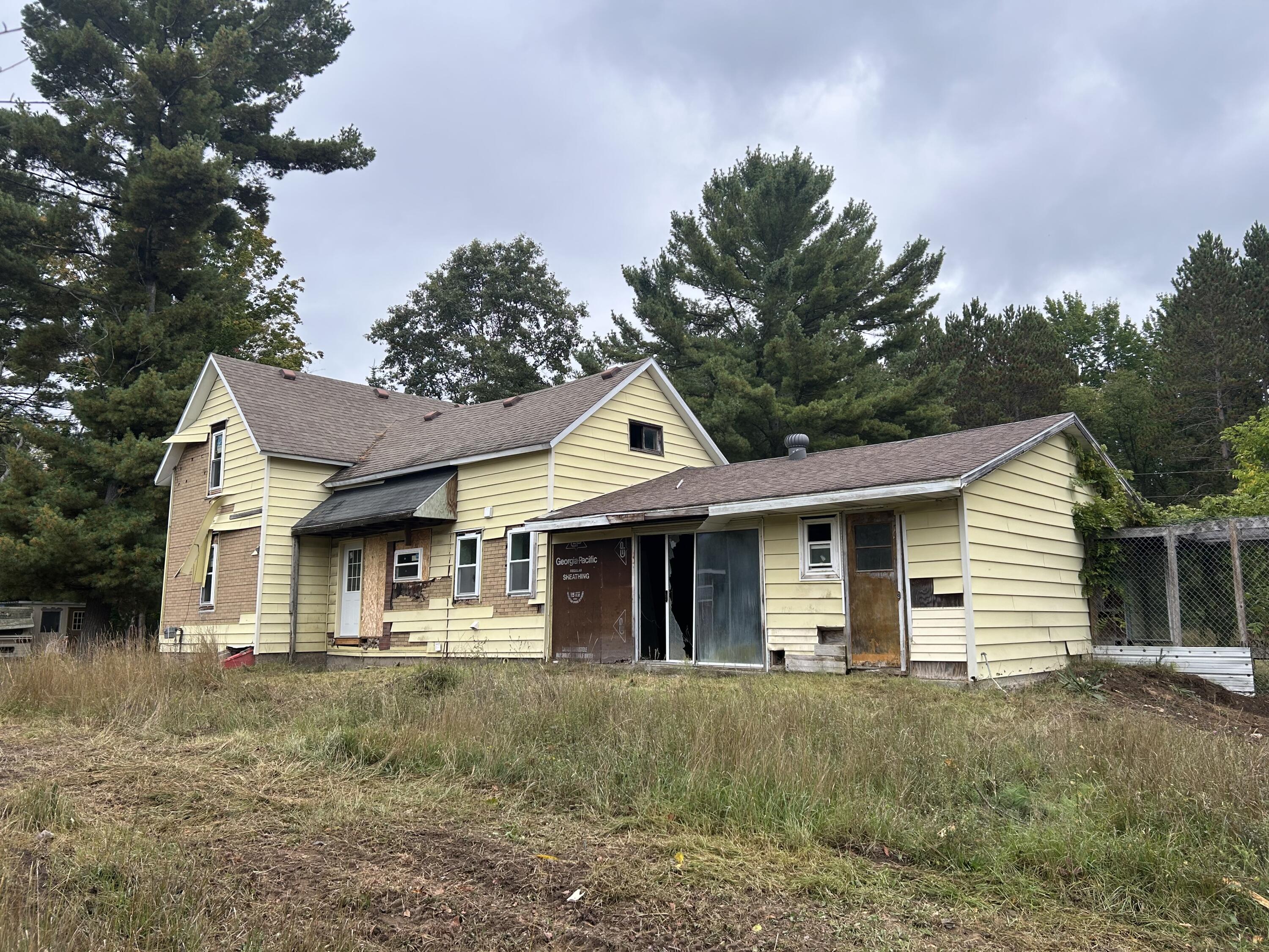 8710 Jouppi Road Kaleva, MI 49645 - Photo 2 of 38 IMG_3660