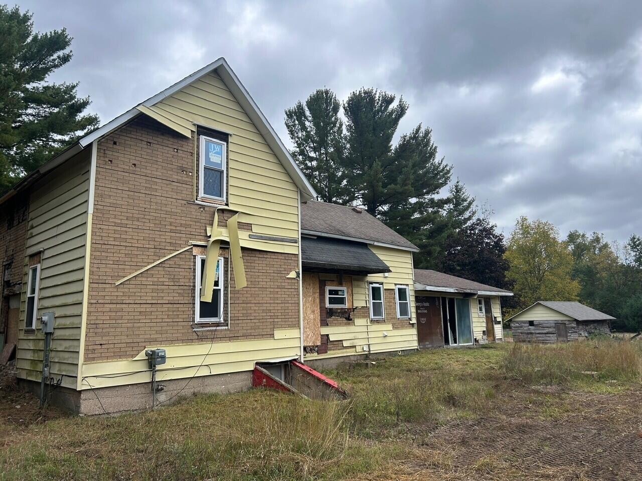 8710 Jouppi Road Kaleva, MI 49645 - Photo 5 of 38 6