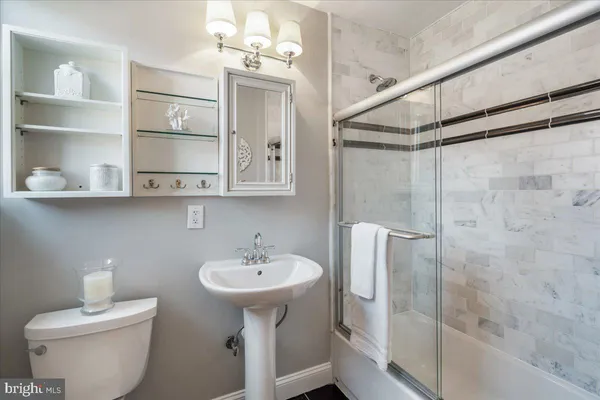 $334,000 | 3010 Wisconsin Avenue Northwest, Unit 209, Washington, DC 20016