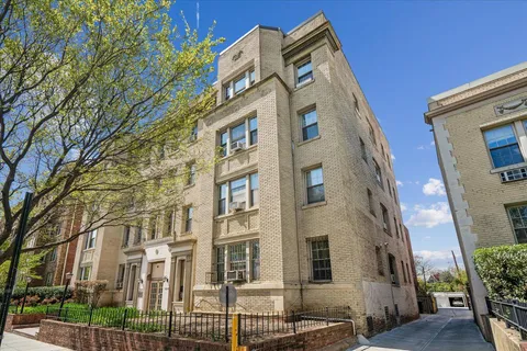 $317,000 | 3010 Wisconsin Avenue Northwest, Unit 209, Washington, DC 20016