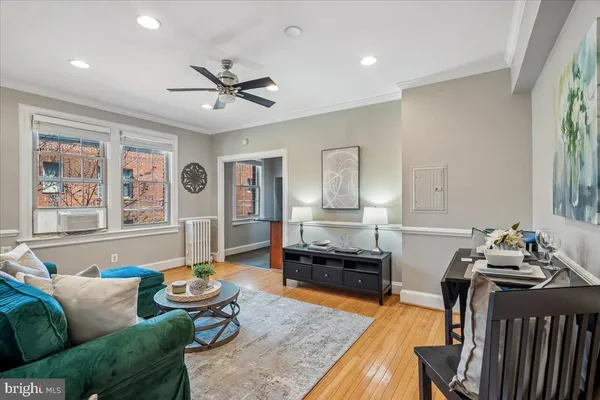 $334,000 | 3010 Wisconsin Avenue Northwest, Unit 209, Washington, DC 20016