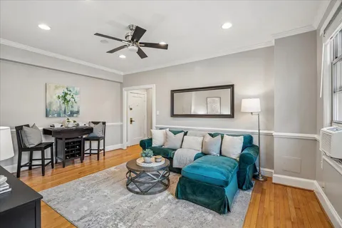 $317,000 | 3010 Wisconsin Avenue Northwest, Unit 209, Washington, DC 20016