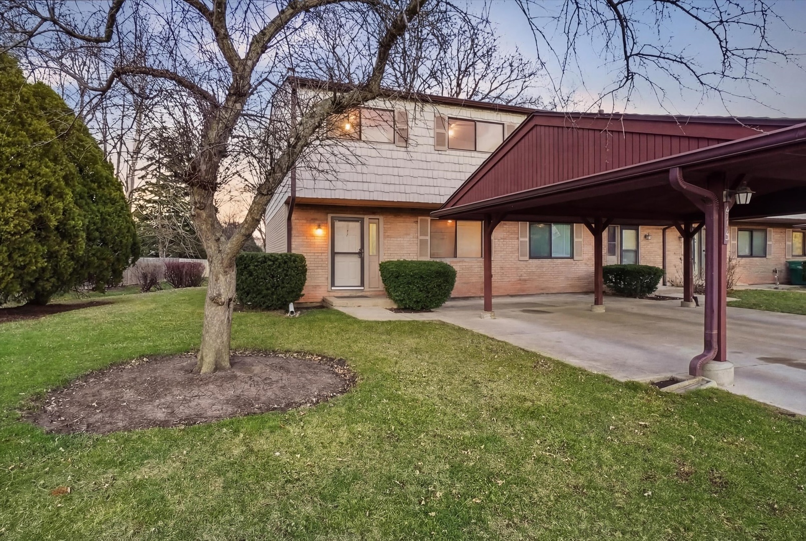 413 Buffalo Trail Wheeling, IL 60090 - Photo 2 of 30