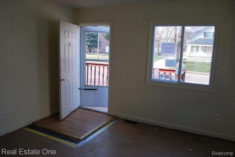 8504 Stephens Road Warren, MI 48089 - Photo 11 of 25 Front Entry