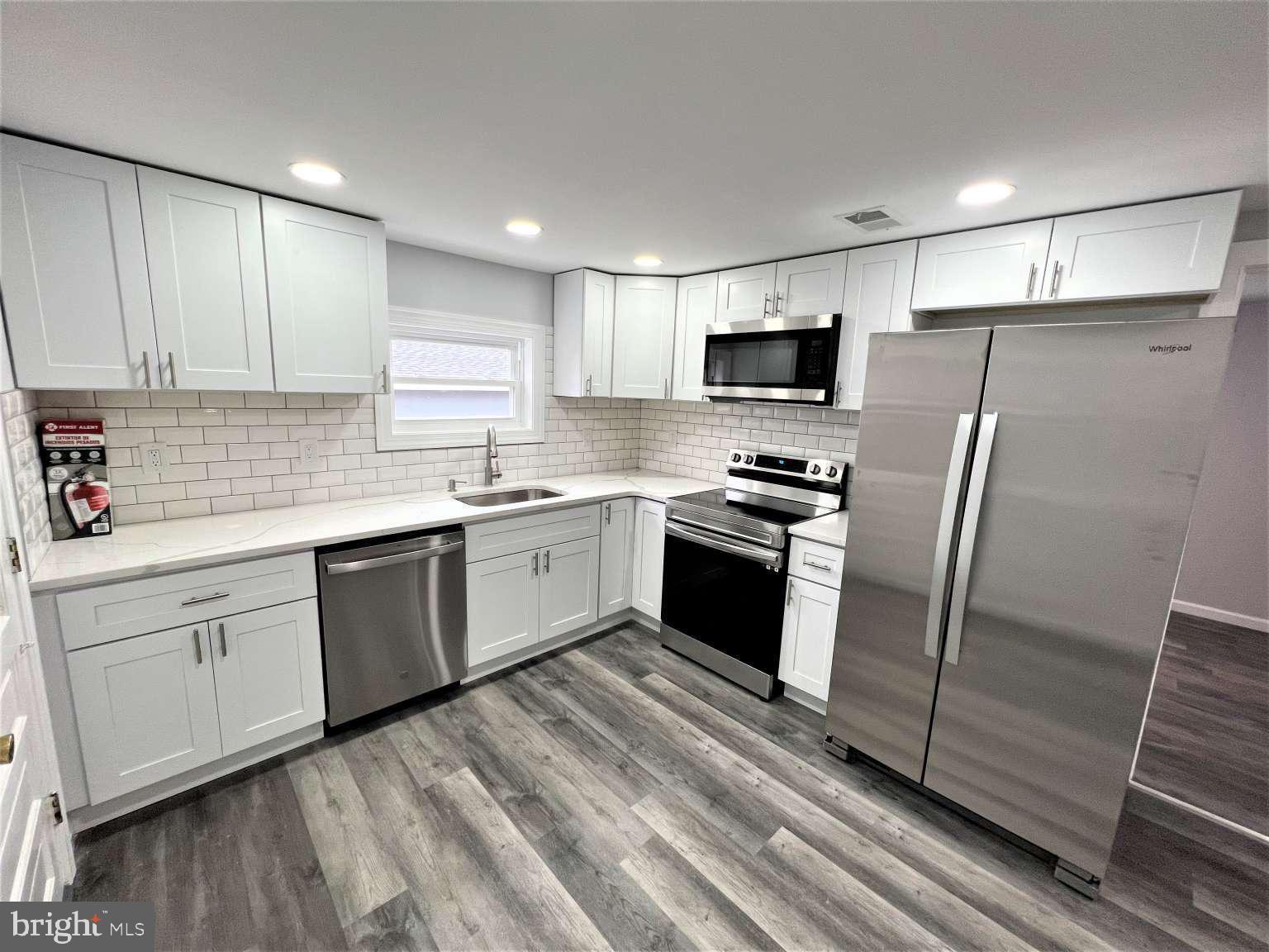 434 Sycamore Avenue Croydon, PA 19021 - Photo 2 of 28