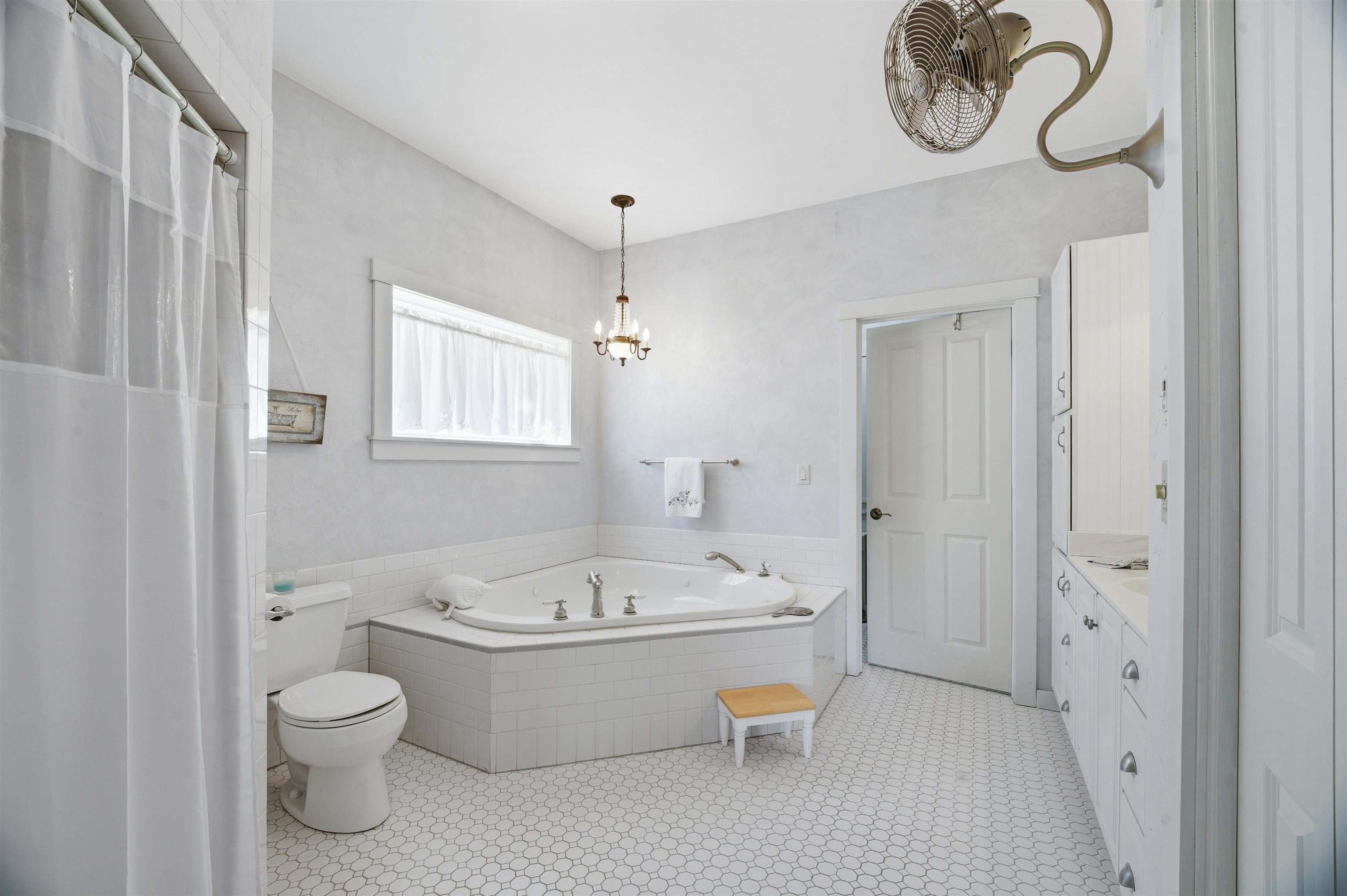 W3549 Center Valley Road Appleton, WI 54913 - Photo 21 of 52