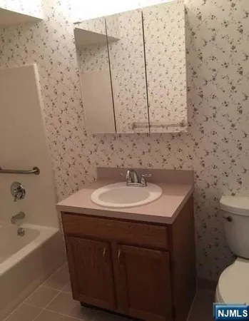 $2,200 | 2 Richmond Road, Unit 110, West Milford, NJ 07480