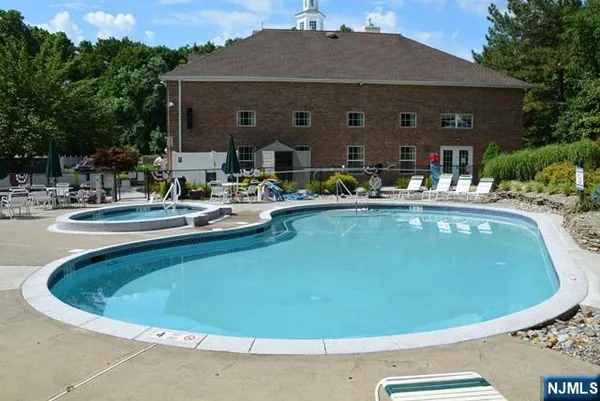 $2,200 | 2 Richmond Road, Unit 110, West Milford, NJ 07480