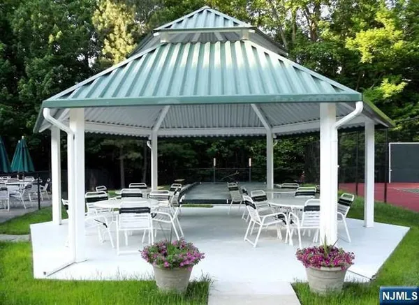 $2,200 | 2 Richmond Road, Unit 110, West Milford, NJ 07480