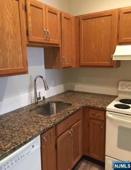 2 Richmond Road, Unit 110 West Milford, NJ 07480 - Photo 5 of 45