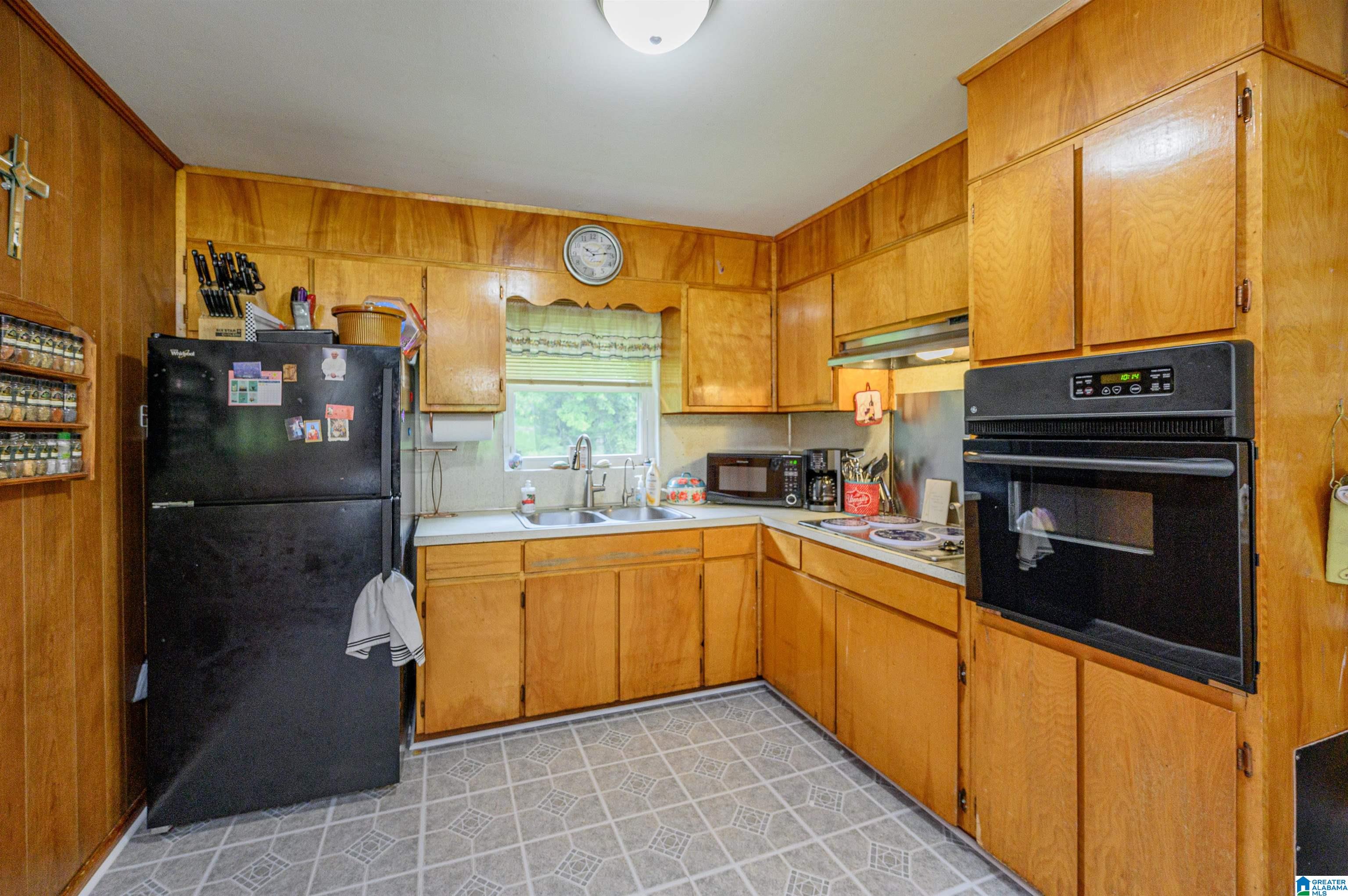 221 Porter Crest Road Graysville, AL 35073 - Photo 18 of 32