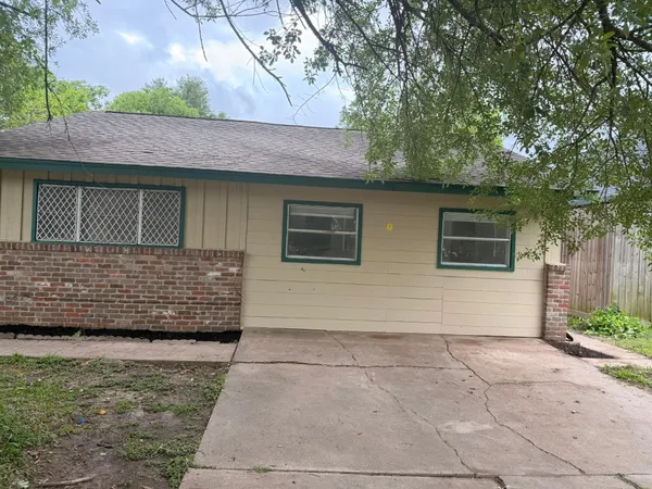 $2,500 | 5642 Ricky Street, Houston, TX 77033